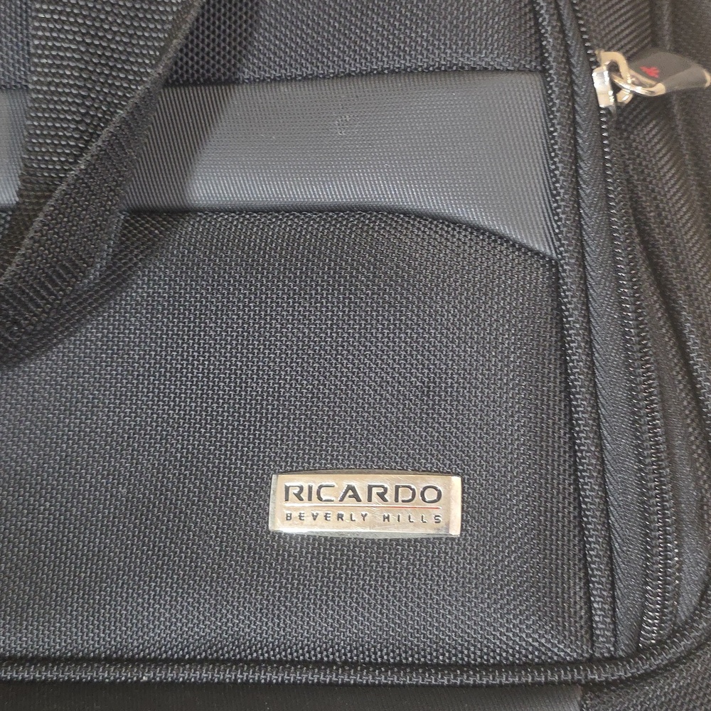 Ricardo multi purpose travel case